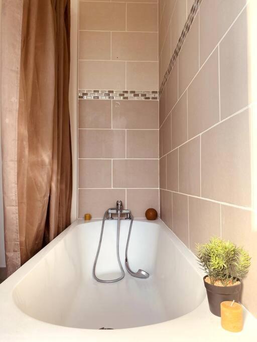 Proche Paris-Calme-Wifi-Netflix Apartment วีลุชวีฟ ภายนอก รูปภาพ