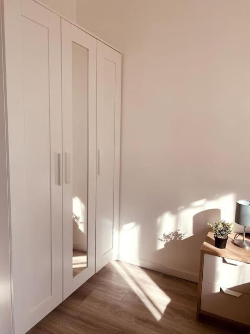 Proche Paris-Calme-Wifi-Netflix Apartment วีลุชวีฟ ภายนอก รูปภาพ