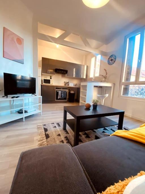 Proche Paris-Calme-Wifi-Netflix Apartment วีลุชวีฟ ภายนอก รูปภาพ