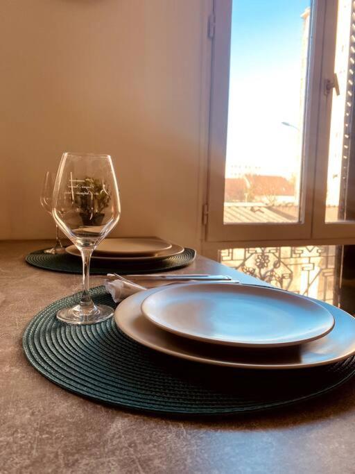 Proche Paris-Calme-Wifi-Netflix Apartment วีลุชวีฟ ภายนอก รูปภาพ