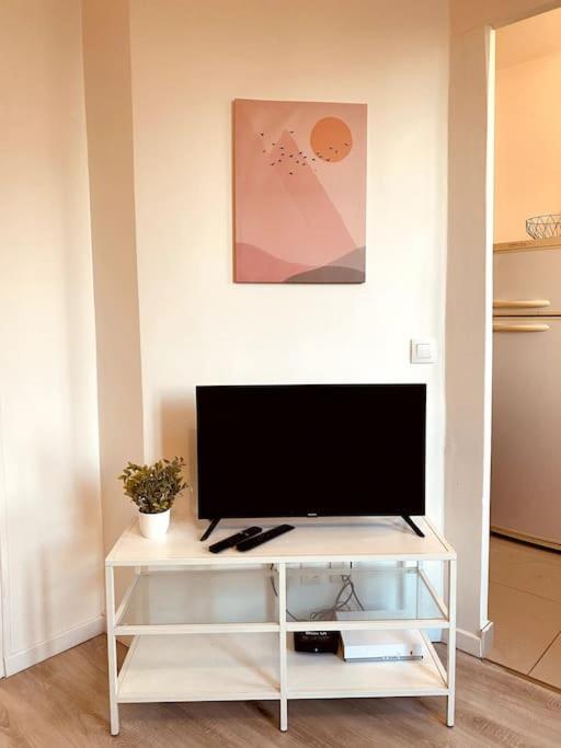 Proche Paris-Calme-Wifi-Netflix Apartment วีลุชวีฟ ภายนอก รูปภาพ