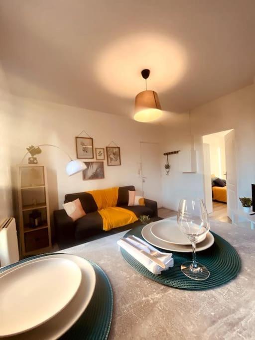 Proche Paris-Calme-Wifi-Netflix Apartment วีลุชวีฟ ภายนอก รูปภาพ